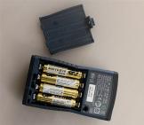 Вид дальномера БОШ DLE-40 сзади Вид дальномера БОШ DLE-40 сзади